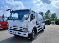  700P, 3 ³     Isuzu